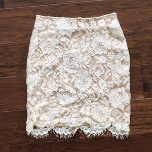 Floral lace skirt✨